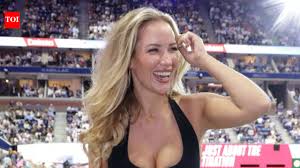 Follower so in love with Paige Spiranac that he never misses her posts and leaves the same two word comme