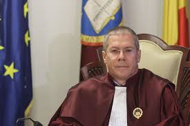 De ce societatea la care judecătorul CCR Dacian Dragoș figurează administrator nu a înregistrat la Registrul Comerțului plecarea lui din firmă / Răspunsul societății și ce spune legea