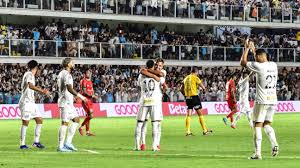 São Paulo vence a Ponte Preta e avança no Paulistão; Santos se classifica com goleada e volta de Neymar