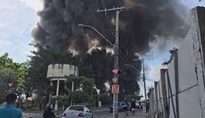 Incêndio de grandes proporções atinge garagem de ônibus em Belo Horizonte