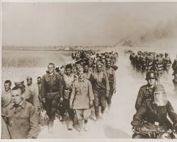 Image of Soviet prisoners of war captured by German forces during Operation Barbarossa