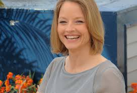 Jodie Foster, la amiga fiel. Elegir la depresión como columna vertebral de una película resulta audaz. Que el guión hibride comedia y drama, ... - 1306428167_0