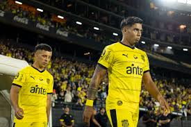 Matías Arezo queda al margen por una molestia y Diego Aguirre apuesta por Abel Hernández ante Juventud