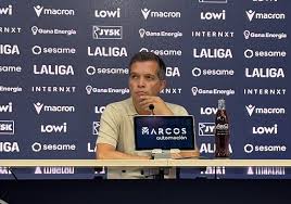 Luís Castro: «Como entrenador tengo que estar contento con mi equipo»