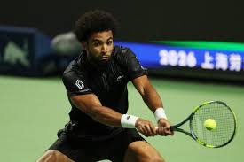 Arthur Fils s'en sort en huitièmes de finale de l'ATP 500 de Bâle face à Alex Michelsen