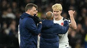 Drama no Derby! Lucas Bergvall Sai Após Bolada: O Que Aconteceu?