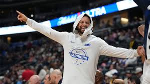 Curry Scores 24 Points with 100% Field Goal Rate... Golden State Secures First Win of NBA Season