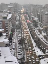 Metroul, soluția de transport „anti-ninsoare”. În subteran nu ninge, nu plouă, nu se face polei…