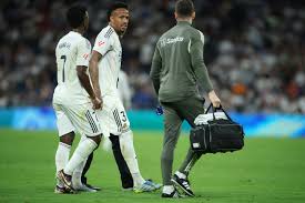 Éder Militão sente dores e é substituído no primeiro tempo de Real Madrid x Alavés