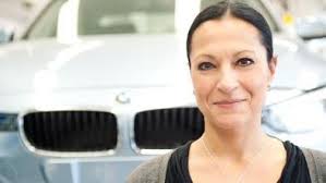 BMW-Recruiterin Katrin Schröder hat derzeit 130 IT-Stellen im BMW-Konzern zu ...