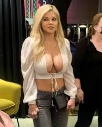 Scheana Marie, is that you?! See the SURver as a blonde here ...