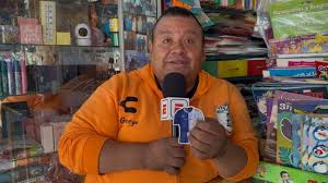 Dueño de papelería Chelo lloró por emotivo tifo de Pachuca a su mamá
