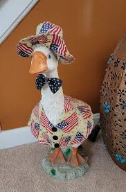 Hello, This is Miss Lucy Goosey 🪿 She is approximately 🤔 31 years old. She belonged to my 92 year old Mother! Who I still send photos every time Lucy gets a