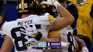 Jeremy Hecklinski finds DJ Vonnahme for 20-yard TD, extending Iowa's lead over Washington — FOX Sports