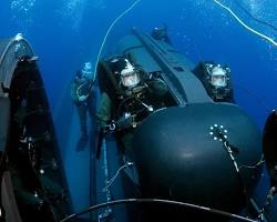 Submarines that can transport people and cargo underwater invention