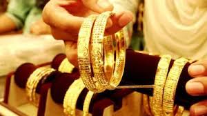 सोने की कीमतें रिकॉर्ड स्तर पर: क्या 2026 में भी पीली धातु में निवेश करना समझदारी है?