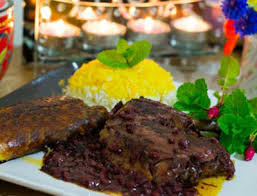 نتیجه تصویری برای خورش آلو اسفناج با مرغ