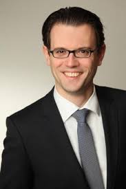 Oliver Weber ist Direktor des Bankhauses HSBC Trinkaus & Burkhardt AG, ...