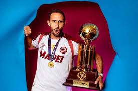 Carlos Izquierdoz: la hazaña de Lanús en el Maracaná, su futuro como DT o secretario deportivo y el liderazgo en un vestuario cada vez más ganador