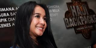 Laudya Chintya Bella belajar bahasa Thailand ke calon mertua - laudya-chintya-bella-belajar-bahasa-thailand-ke-calon-mertua-20140416165013