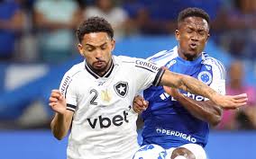 Dois clubes ingleses querem a contratação de Vitinho, do Botafogo