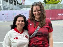 Estreia do Canadá tem torcedores orgulhosos e críticas às hostilidades dos EUA