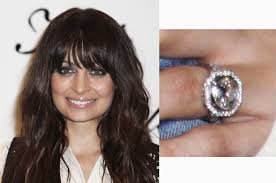 10: Bethenny Frankel – Kristen Farrell 6.5-carat pear-shaped ring valued at $150,000. 9: Nicole Richie – 4 carat ring from Neil Lane - nicole-richie-engagement-ri