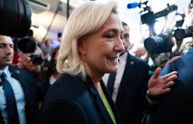 Toute l’info en 2 minutes : Marine Le Pen joue son avenir politique, la Corse sous le choc et le PSG éliminé