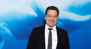À 58 ans, Laurent Gerra en consomme et il assume : "La récompense, c’est joyeux, arrosé, c’est vraiment une fête" — melty.fr