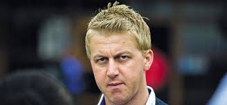 Gareth Cliff&#39;s arrest welcomed. 2012-03-08 15:17 - f2ebe8650e194303bd5b50fe3511d393