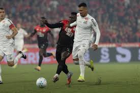 Remo está perto de fechar com zagueiro do Santos
