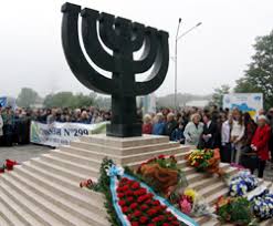 Результат пошуку зображень за запитом "меморіал пам'яті жертв Бабиного Яру"