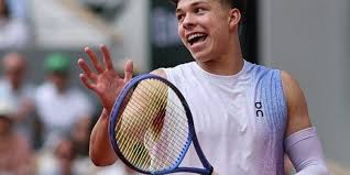 Ben Shelton Roars into ATP Queen’s Club Showdown with Arthur Rinderknech