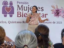 Ariadna Montiel reconoce el papel de las mujeres en la transformación social en Quintana Roo