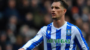 Blackpool re-sign Luton striker Yates on loan - BBC