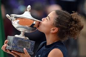 Paolini dominates Gauff to win Italian Open and make history