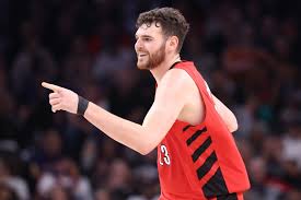 Donovan Clingan shooting 38% from three on 3.5 attempts per game over his last 32 games