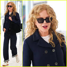 Nicole Kidman Spotted with Natural Curls While Traveling