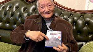 91-jähriger Opa bekam Videospiele vor über 25 Jahren von Enkeln gezeigt, zockt immer noch täglich und nutzt nur handgeschriebene Notizen - jetzt hat er Resident Evil Requiem beendet