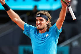 Tsitsipas brilha e derrota Bublik rumo à terceira ronda em Madrid