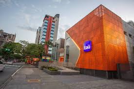 Itaú Unibanco renova recorde e lucra R$ 46,8 bilhões em 2025