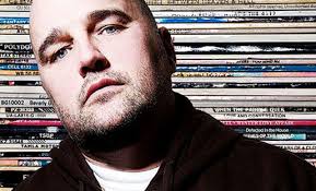 simon dunmore. Defected brengt ook nog erg veel compilaties uit. Is daar nog een grote markt voor? Simon: “Zeker. Mensen kopen geen singles meer. - simon-dunmore-1515