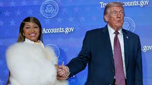 Nicki Minaj se convierte en el fan número 1 de Trump en el momento más inesperado