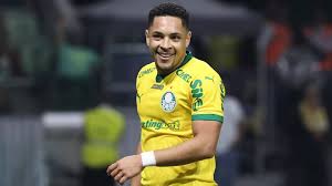 ‘Melhor escolha possível’: Vitor Roque volta aos holofotes na Europa com valor recorde