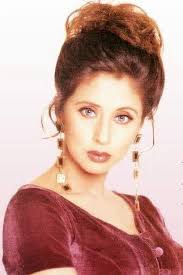 urmila matondkar साठी प्रतिमा परिणाम