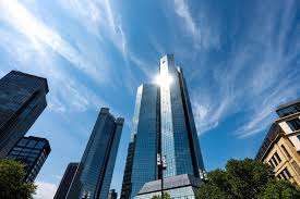 Deutsche Bank macht mehr Gewinn als erwartet – aber die Aktie bricht ein