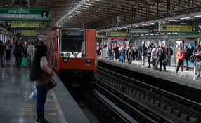 Retrasos y saturación afectan a varias líneas del Metro CDMX; usuarios reportan detenciones y cortes prolongados
