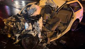 Carro fica irreconhecível em acidente que matou motorista em rodovia de SC
