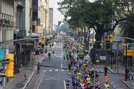 Maratona bloqueia vias e altera ônibus em Porto Alegre neste domingo