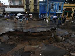 Resultado de imagem para fotos da forte chuva em porto  alegre